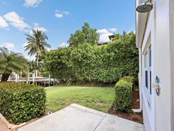 Canal Front 4 Bedroom Vacation Home Sleeps 10 Marco Island